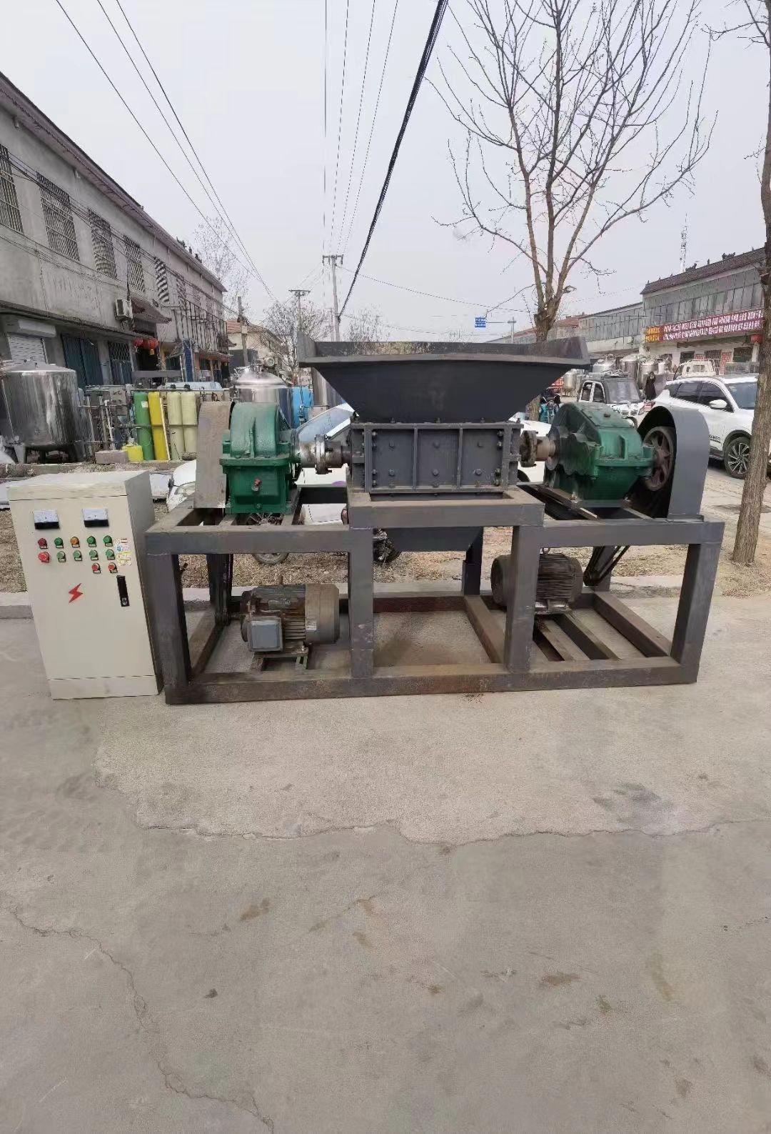 轉(zhuǎn)讓一臺600型撕碎機