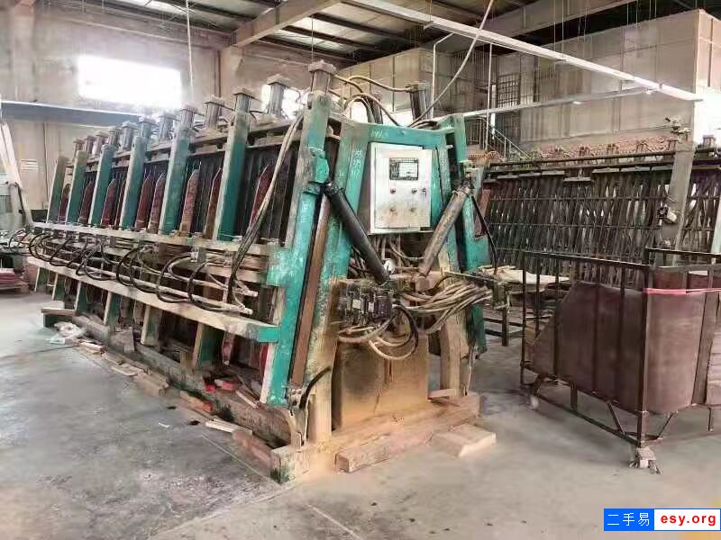 出售5200長(zhǎng)A型拼板機(jī)