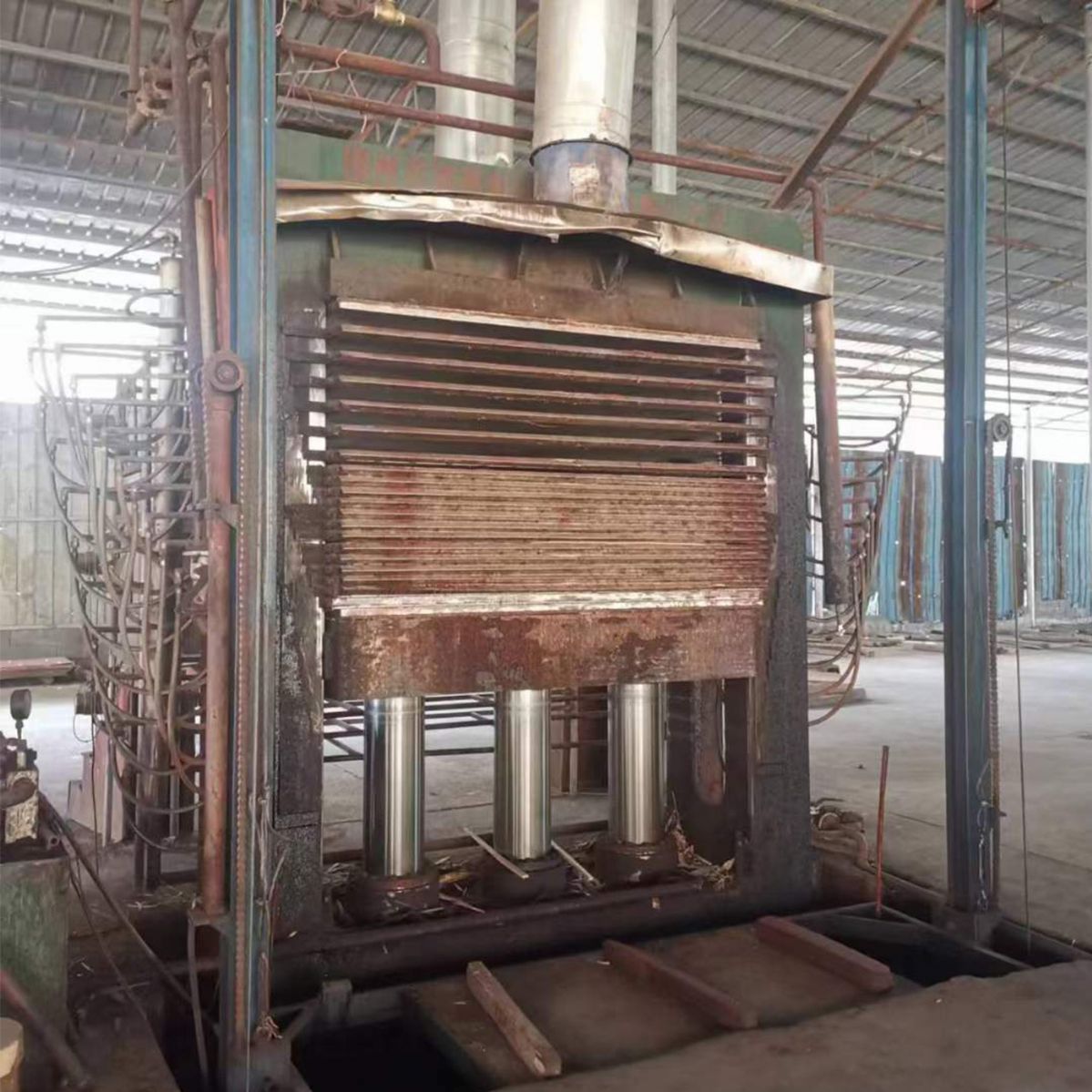 紅板廠整廠出售 3x6尺熱壓機(jī)冷壓機(jī) 排板線 叉車 做邊機(jī)等