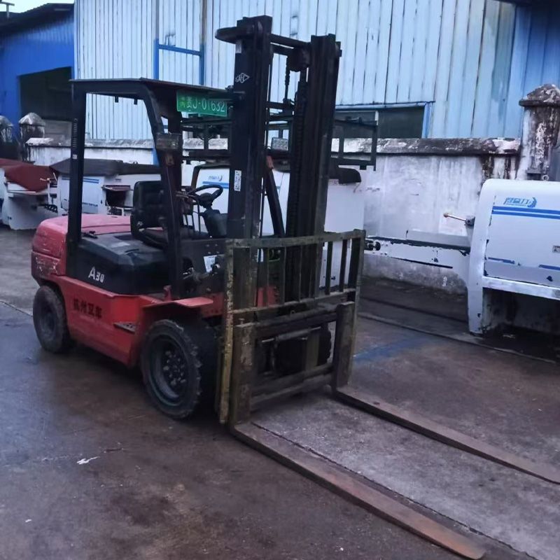 轉(zhuǎn)讓3噸杭州叉車 帶側(cè)移 升高3.6米 叉齒1.5米 型號(hào)CPC30-