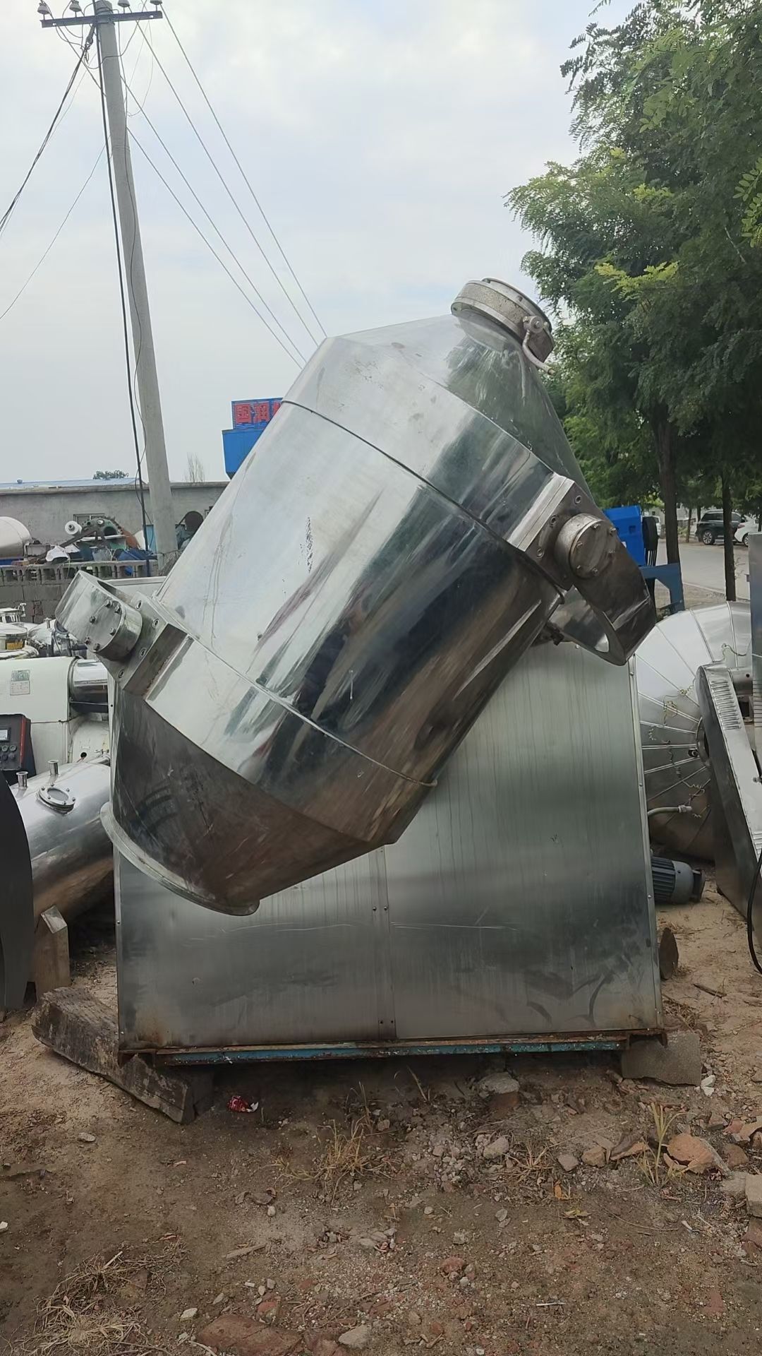 轉(zhuǎn)讓9成新二手400升600升1000升三維運(yùn)動混合機(jī)多臺