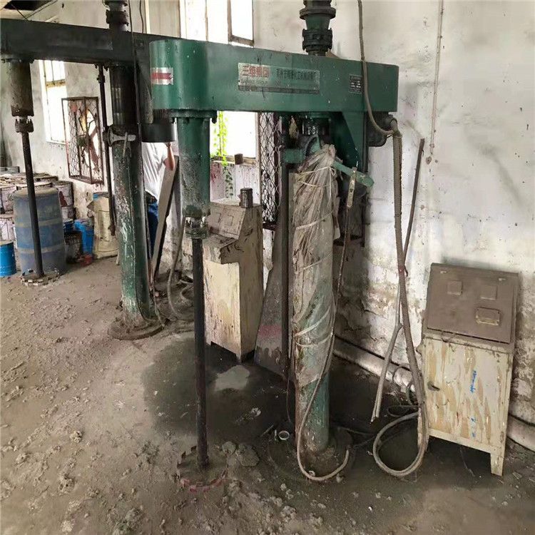 轉(zhuǎn)讓9成新二手高速變頻22KW分散機(jī)多臺
