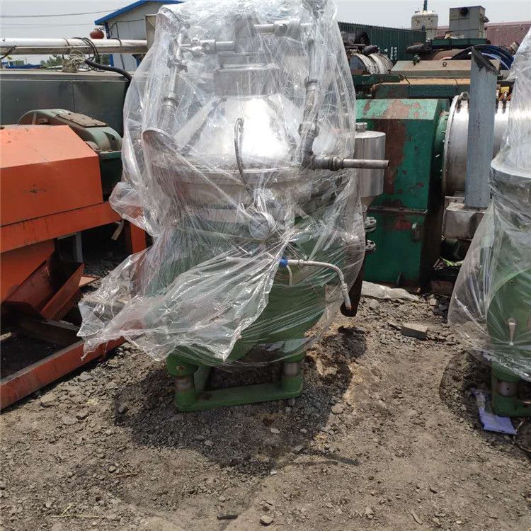 轉(zhuǎn)讓9成新二手乳品分離機(jī) 二手油水蝶式分離機(jī)多臺
