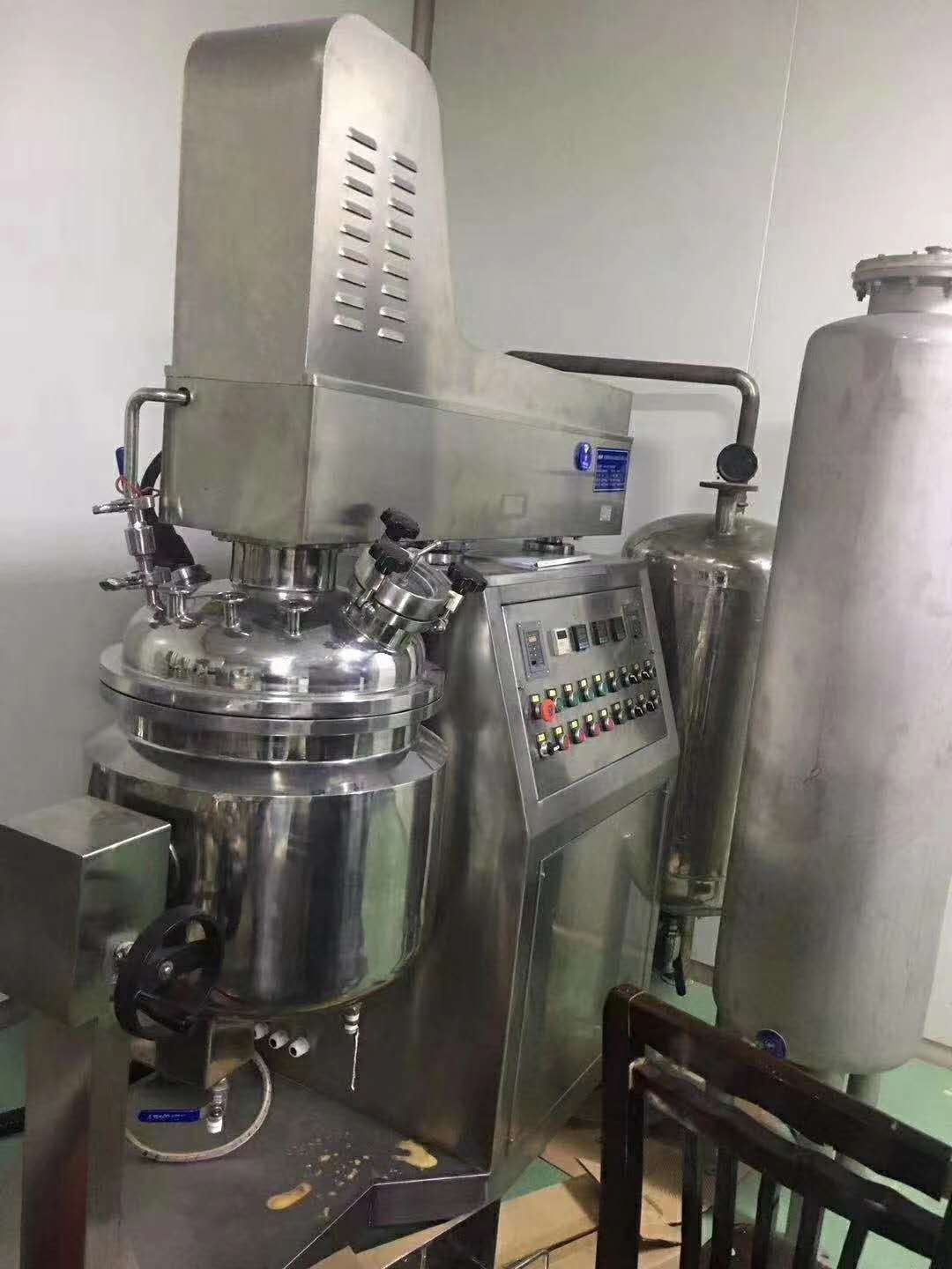 轉(zhuǎn)讓二手500L真空均質(zhì)乳化機(jī) 電汽兩用 多種型號(hào)可選