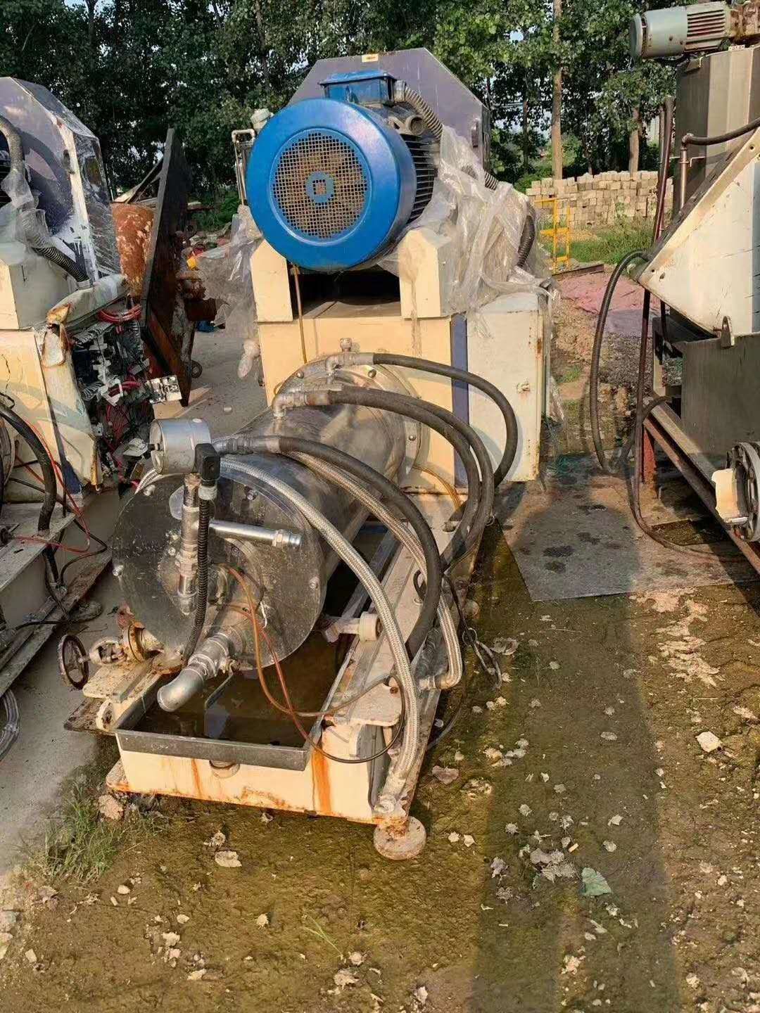 轉(zhuǎn)讓9成新二手300L臥式砂磨機(jī)多臺(tái)