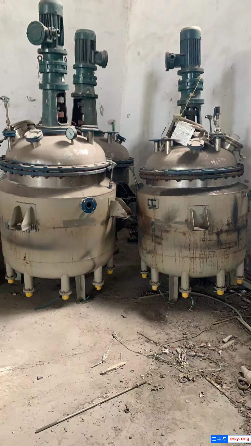 轉(zhuǎn)讓二手不銹鋼反應(yīng)釜 500L-1000L電加熱反應(yīng)釜