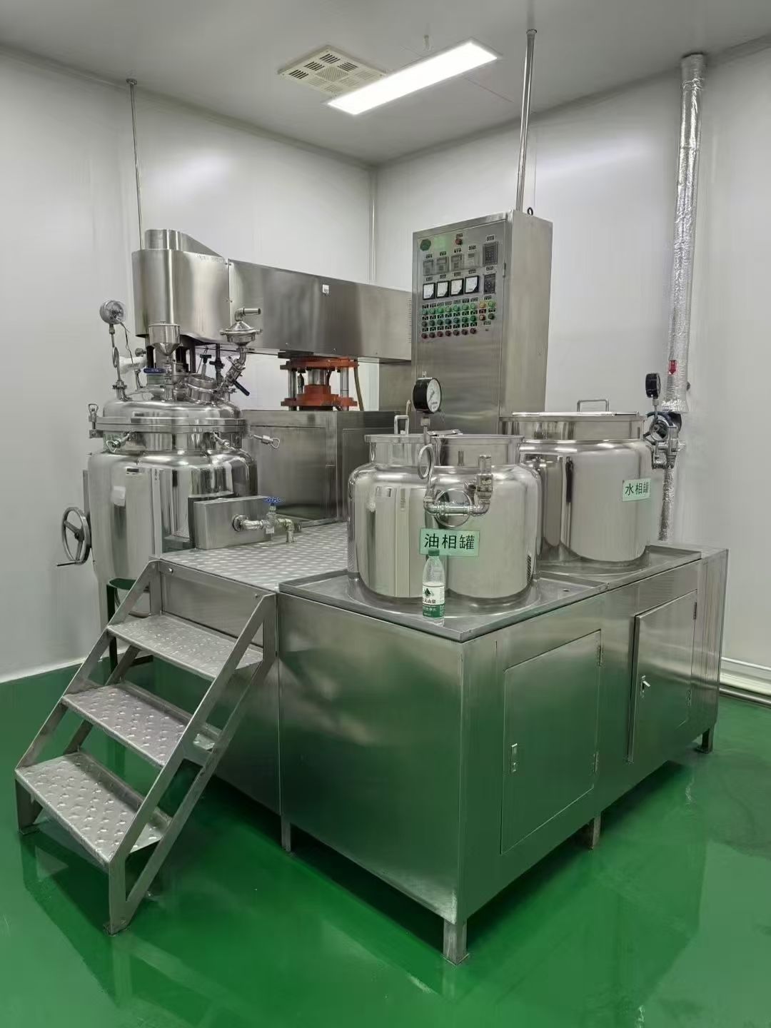 轉(zhuǎn)讓二手真空乳化機 一套容積350L帶水鍋油鍋均質(zhì)乳化機