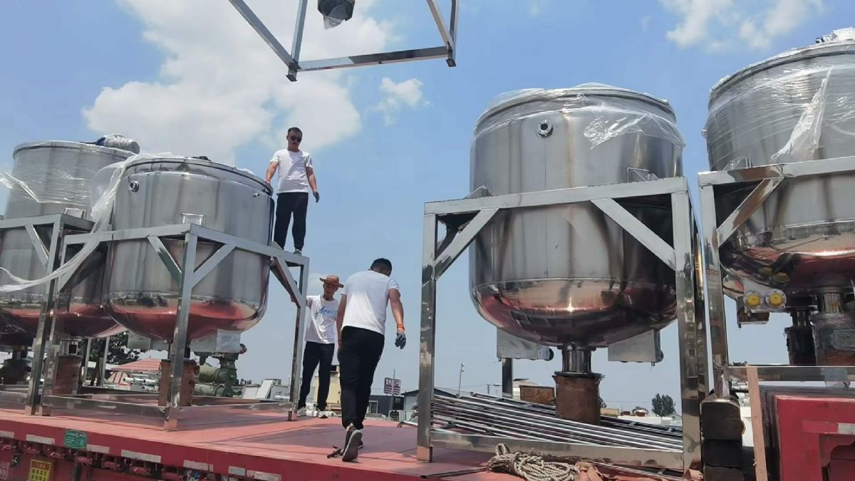 轉(zhuǎn)讓二手乳化機(jī) 1000L-3000L電加熱乳化攪拌罐
