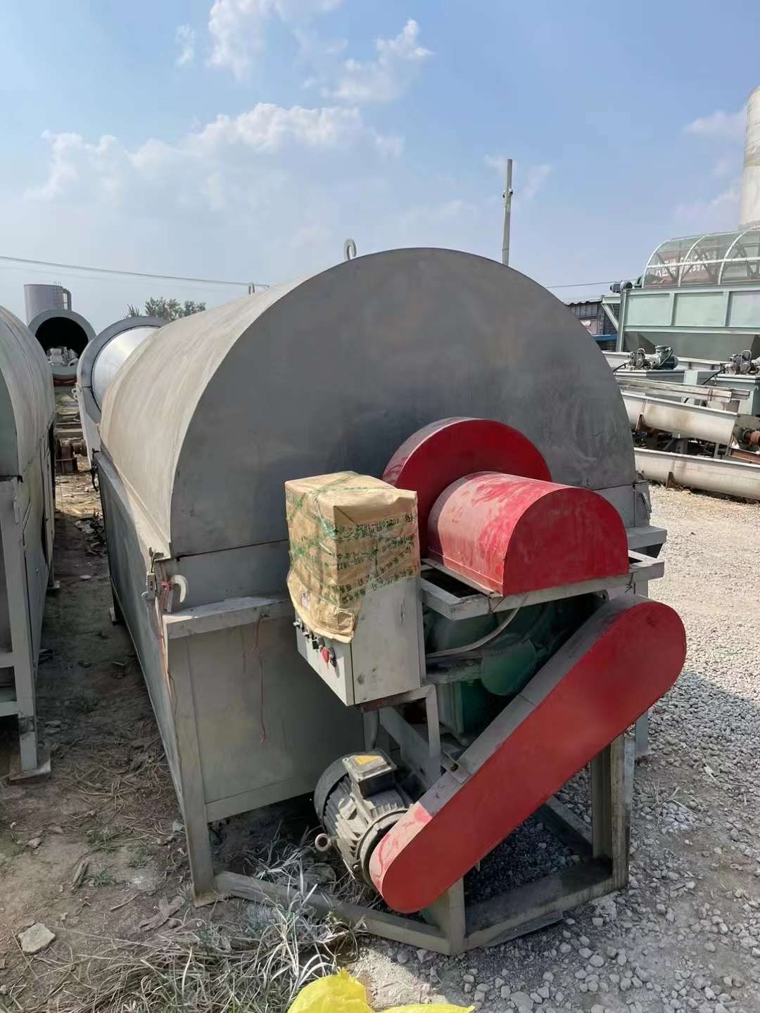 轉(zhuǎn)讓二手滾筒烘干機(jī) 一套1.5米X4米電加熱滾筒烘干機(jī)