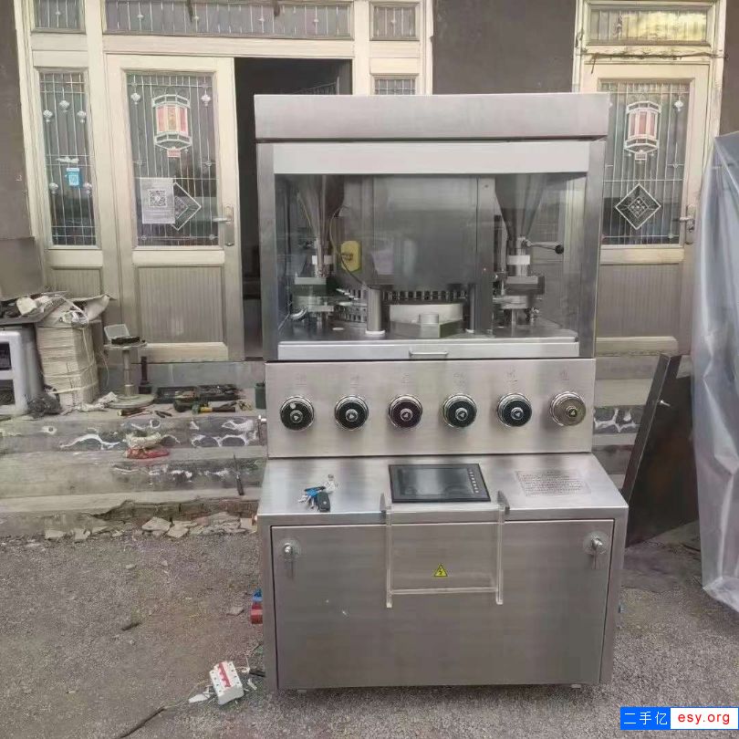 出售二手旋轉(zhuǎn)壓片機 兩臺65沖北京國藥龍立高速壓片機
