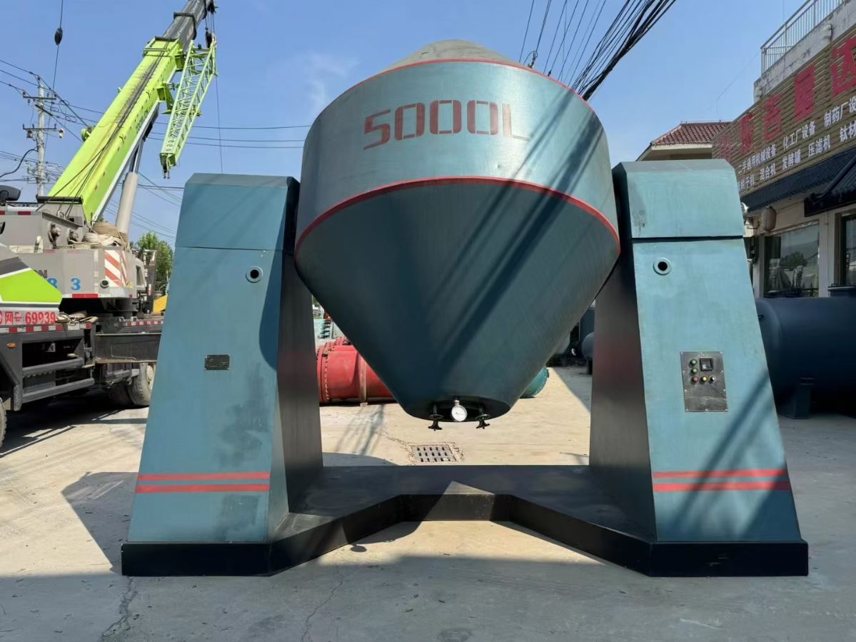 轉(zhuǎn)讓二手雙錐干燥機 一臺容積5000L外碳鋼內(nèi)搪瓷真空雙錐干燥機