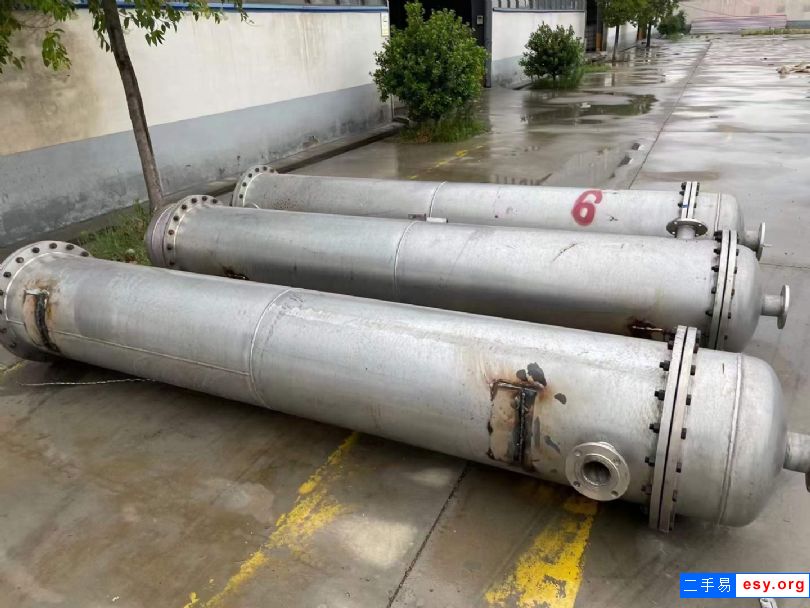 轉(zhuǎn)讓二手列管冷凝器 30-40平方5根不銹鋼冷凝器