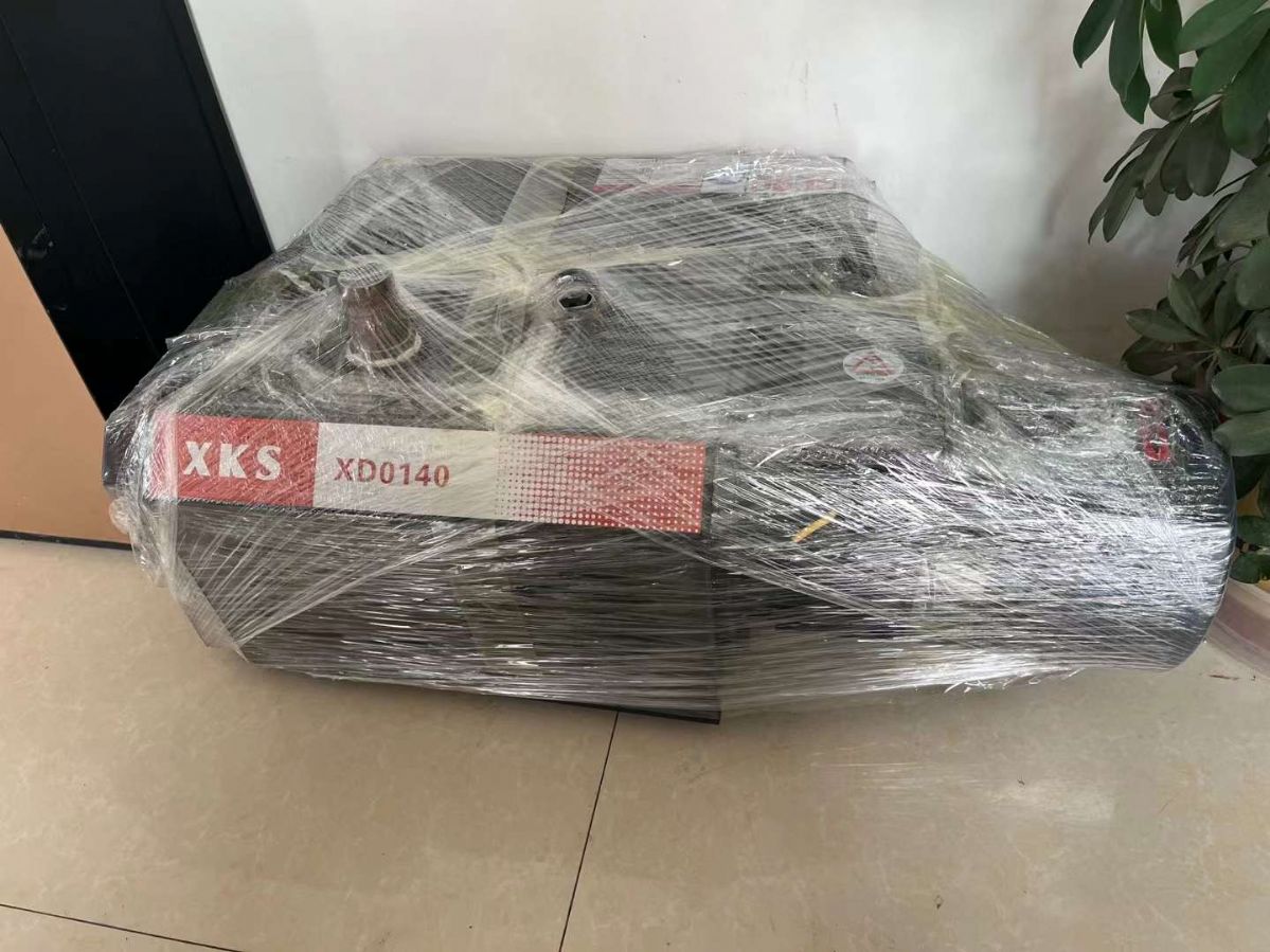 轉(zhuǎn)讓二手真空包裝機 一臺1000型滾動式真空包裝機