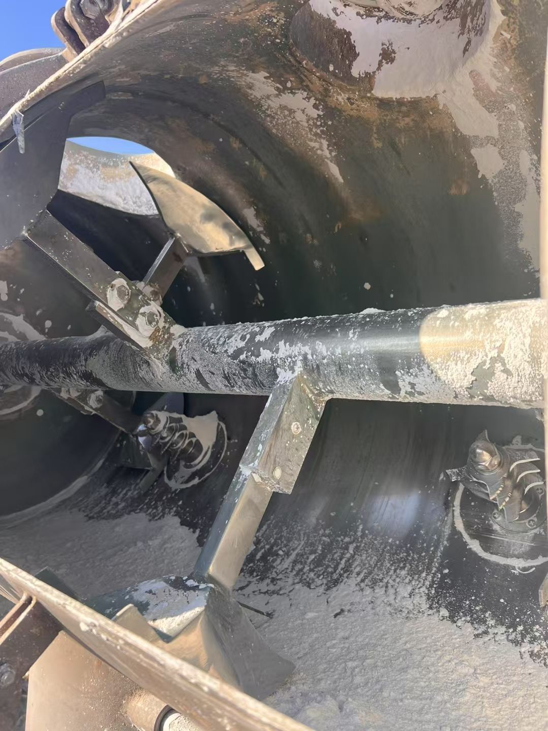 轉(zhuǎn)讓二手犁刀混合機 一臺容積500L上海產(chǎn)臥式犁刀混合機