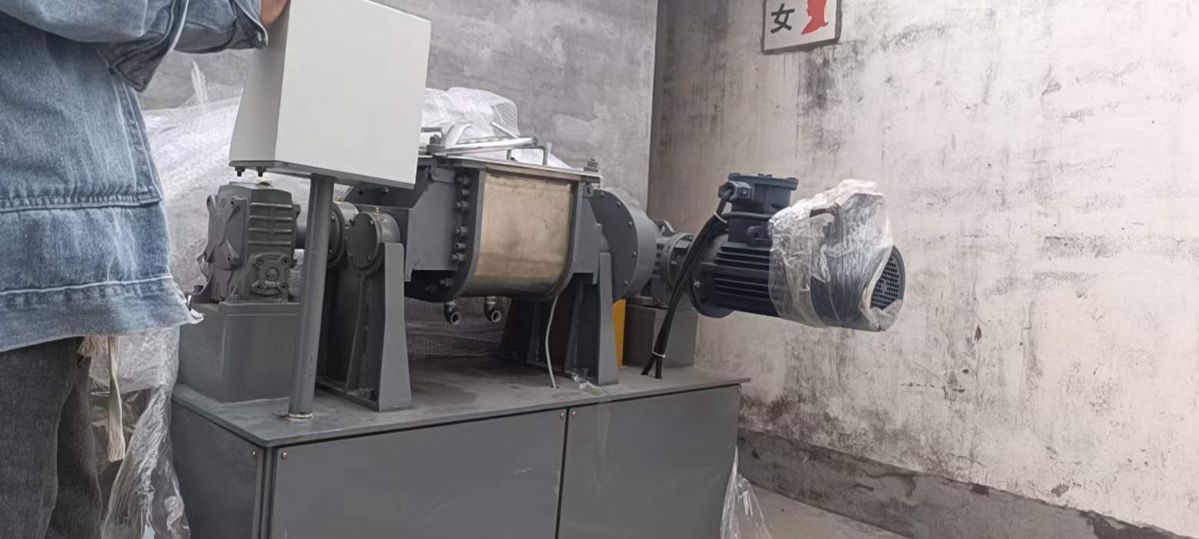 轉(zhuǎn)讓二手真空捏合機(jī) 一臺實驗型10L南通福斯特真空捏合機(jī)