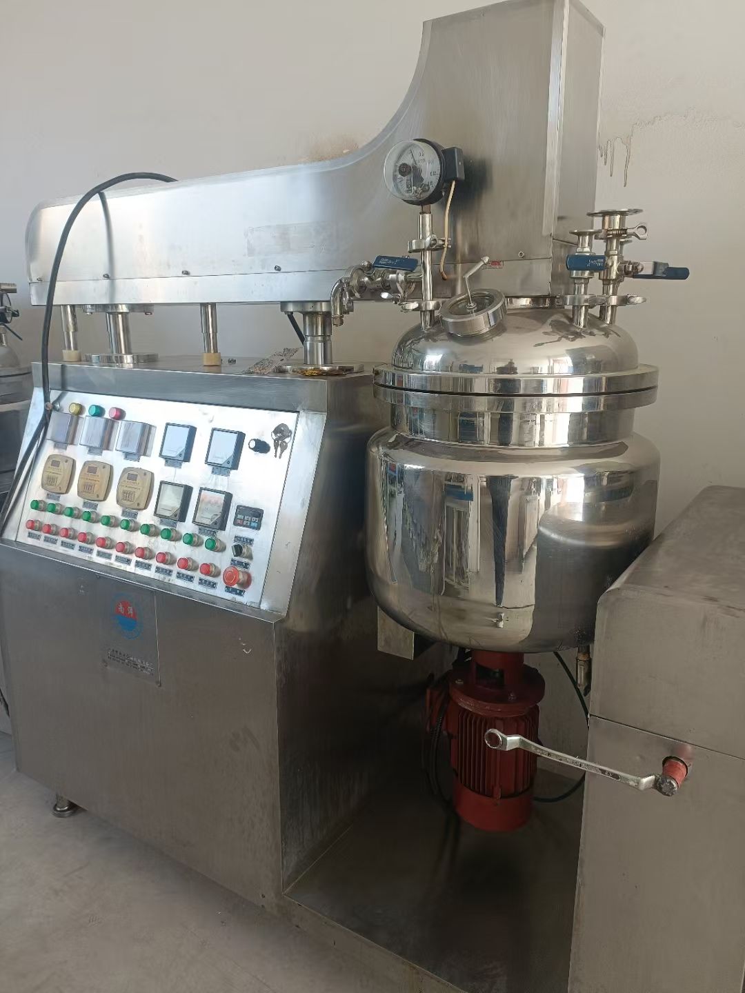 轉(zhuǎn)讓二手真空乳化機 兩臺容積50L真空均質(zhì)乳化機