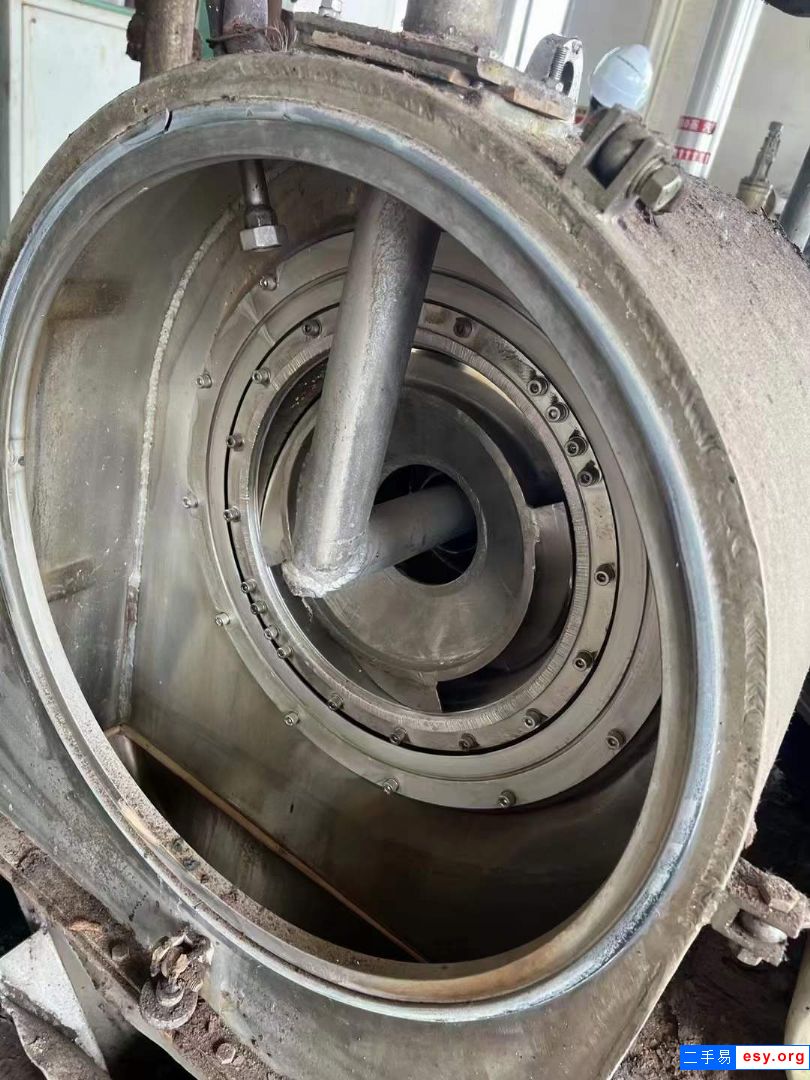 轉(zhuǎn)讓二手臥式過(guò)濾離心機(jī) 兩臺(tái)350型鈦材離心機(jī)