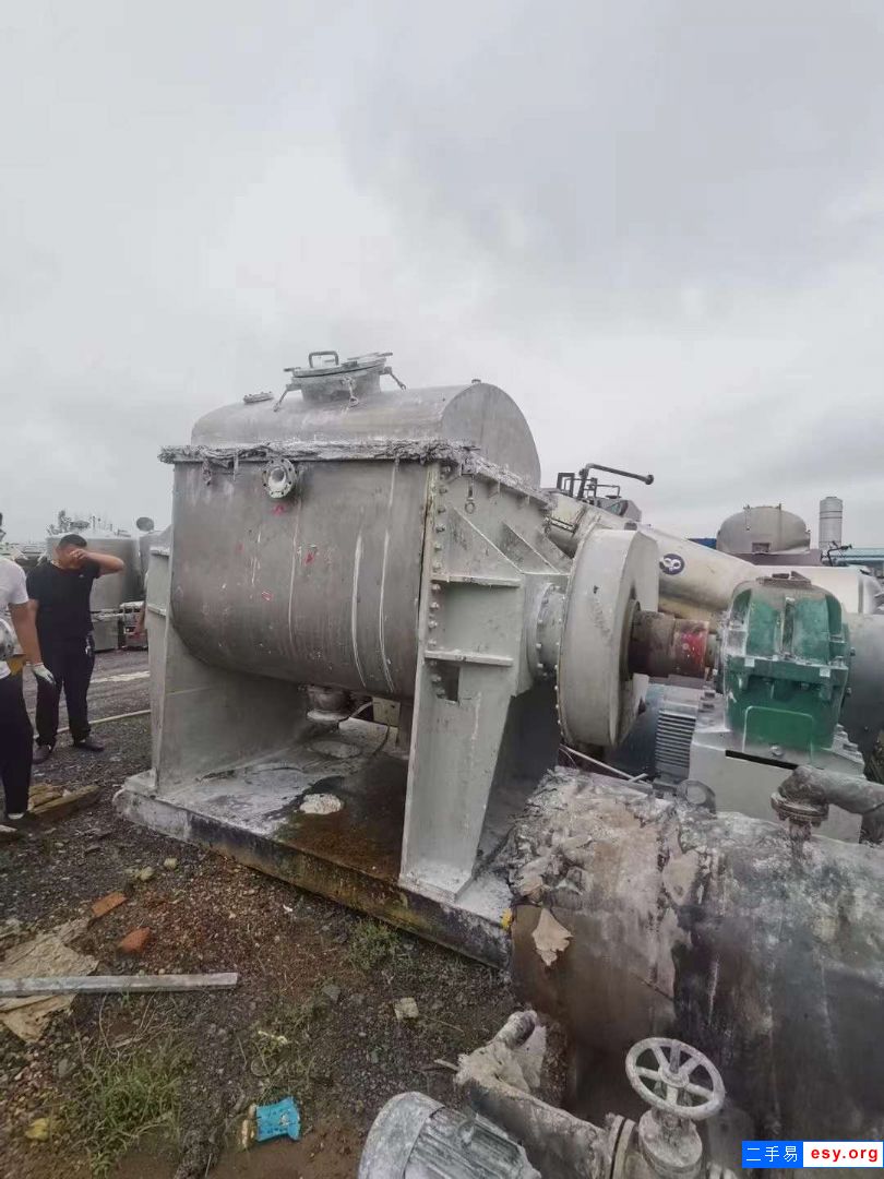 轉(zhuǎn)讓二手真空捏合機 一臺3000L螺桿出料捏合機