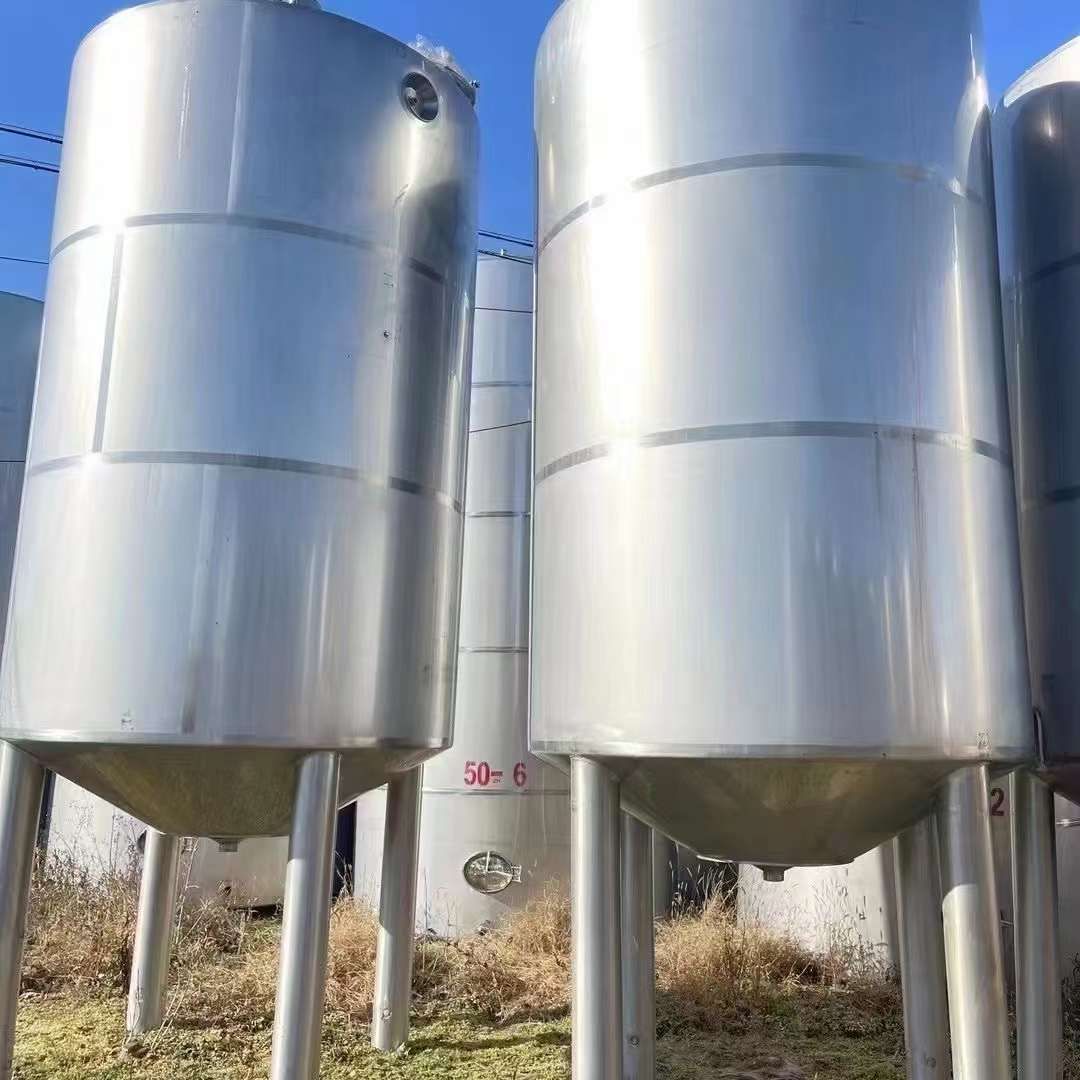 轉(zhuǎn)讓二手不銹鋼攪拌罐 四臺20噸保溫加熱攪拌罐