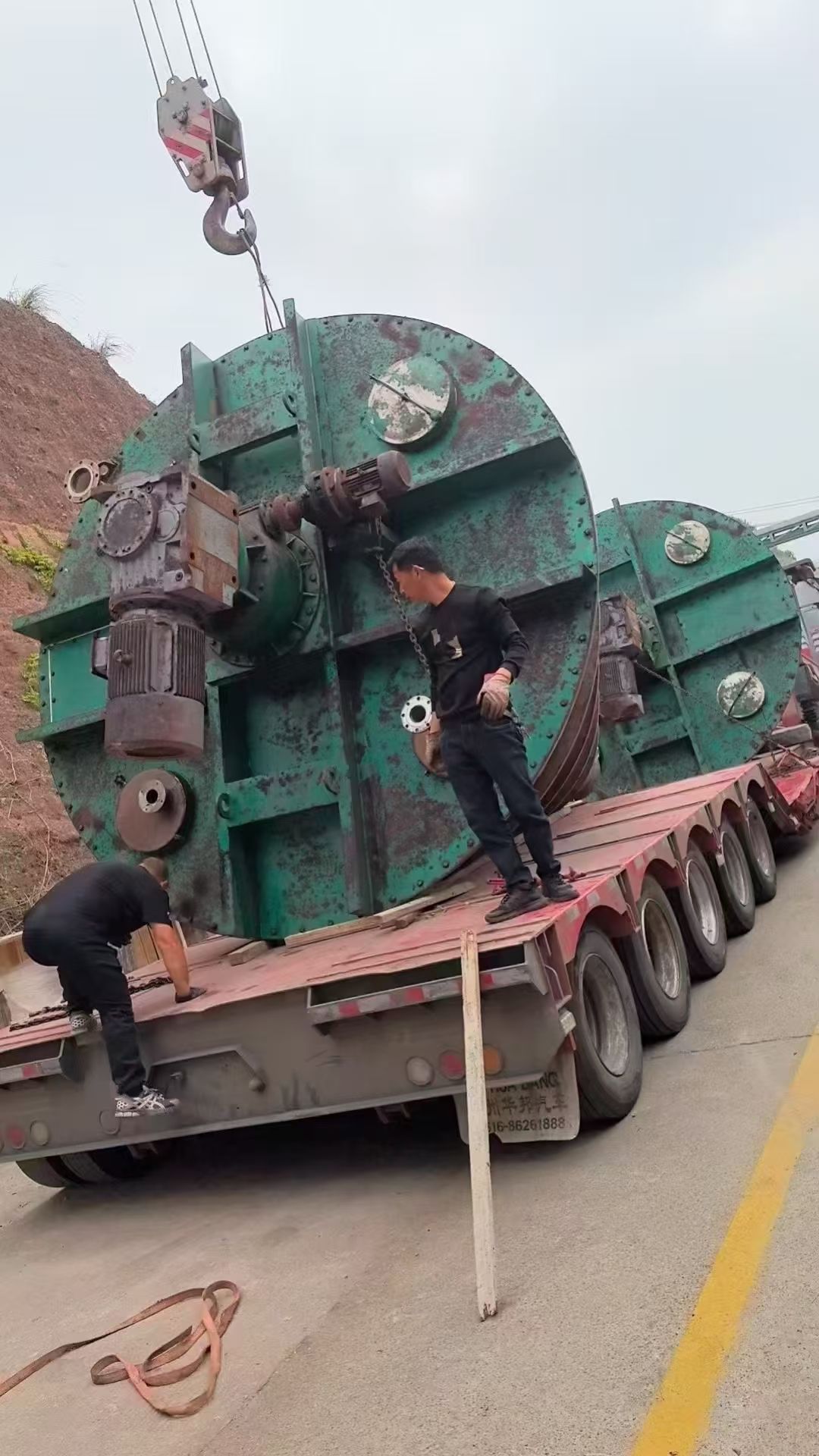 轉(zhuǎn)讓二手錐形混合機(jī) 兩臺容積20立方全不銹鋼雙螺旋錐形混合機(jī)
