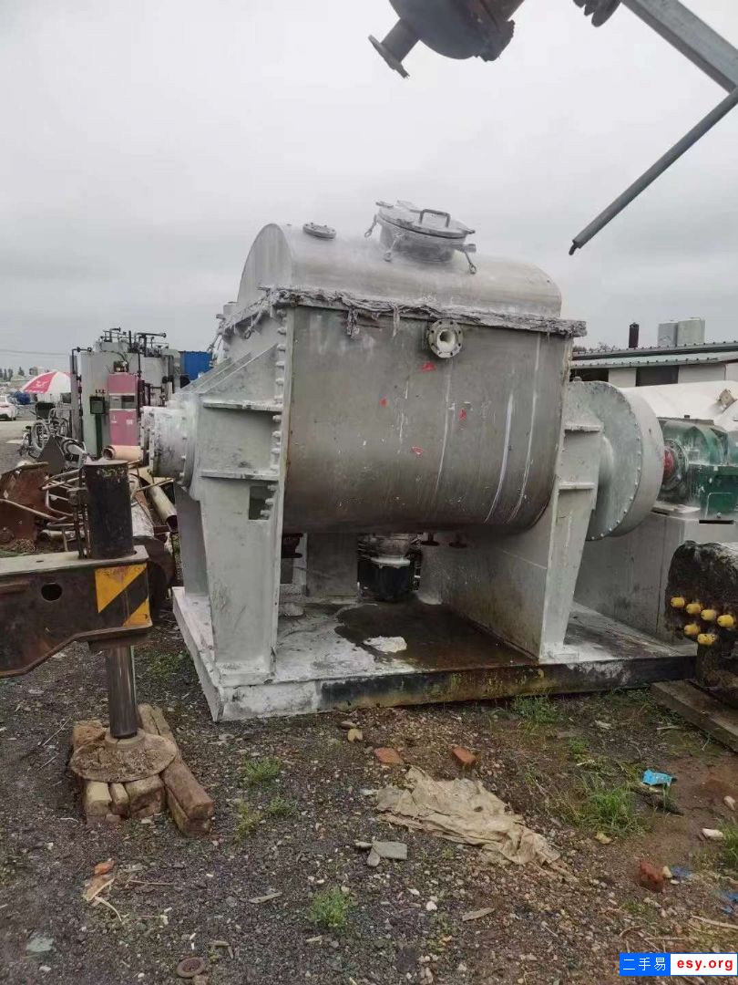 轉(zhuǎn)讓二手真空捏合機 一臺3000L螺桿出料捏合機