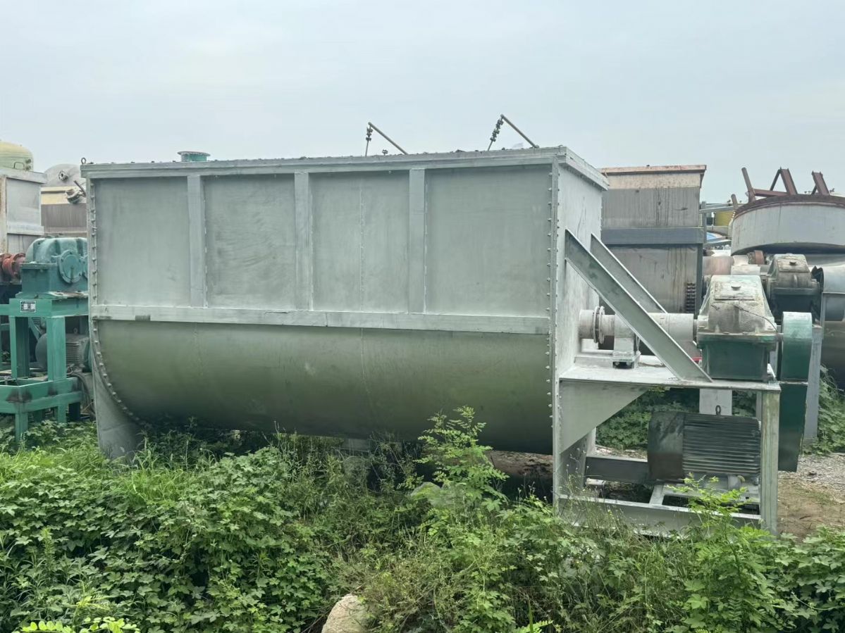 轉(zhuǎn)讓二手螺帶混合機(jī) 一臺(tái)容積18立方臥式重型螺帶混合機(jī)