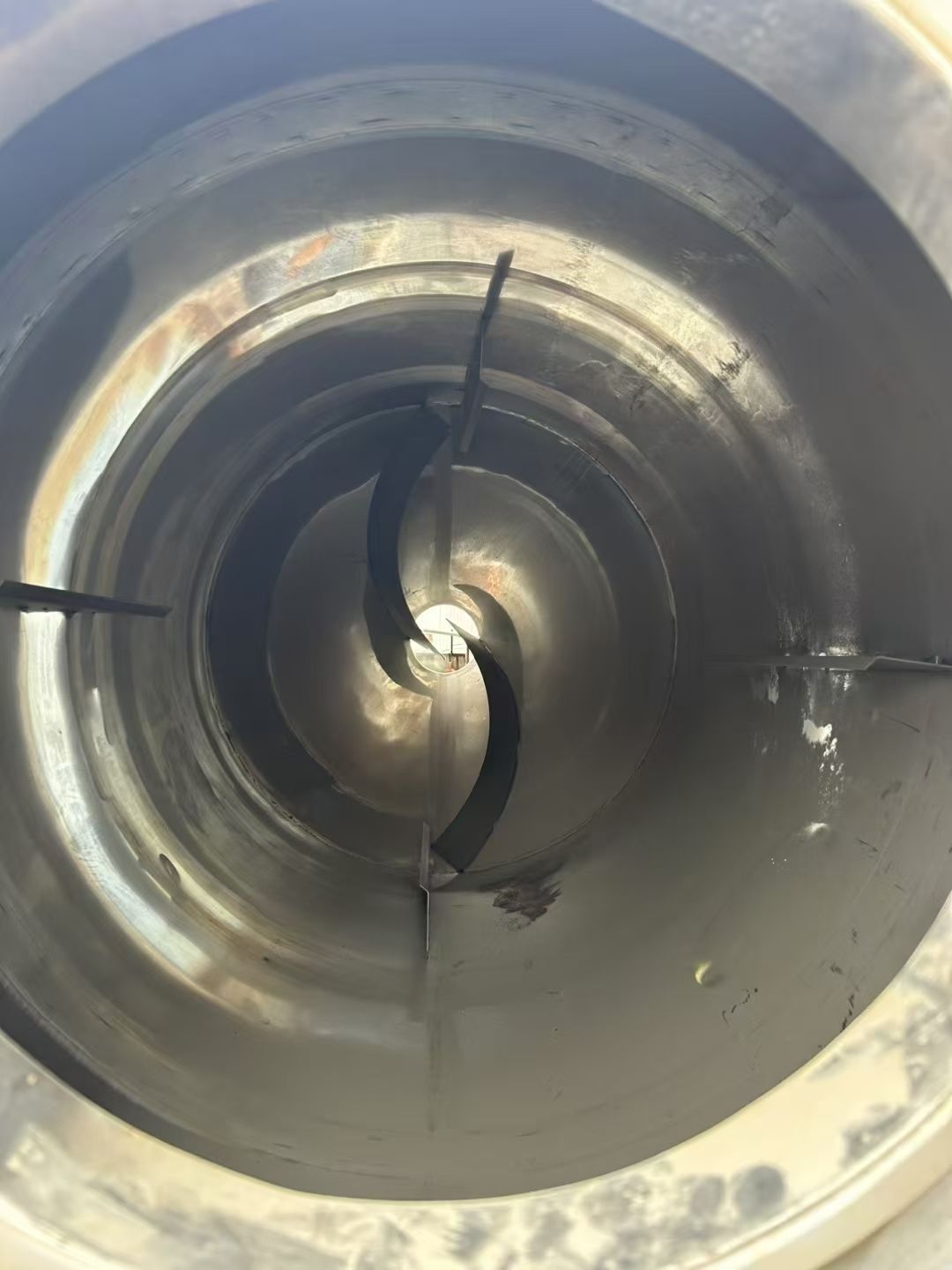 轉(zhuǎn)讓二手二維混合機 一臺容積2000L全不銹鋼二維運動混合機