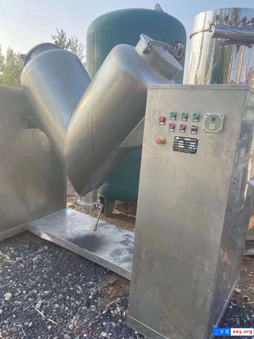 轉(zhuǎn)讓二手V型混合機 一臺500L帶攪拌V型