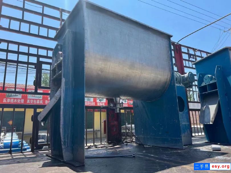 二手螺帶混合機(jī) 500升一臺(tái) 1000升兩臺(tái) 防爆電機(jī)