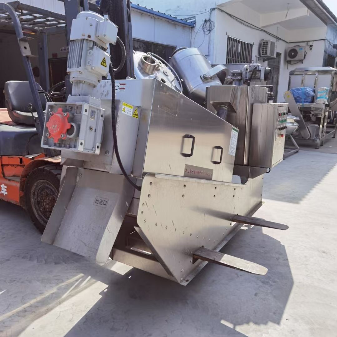 轉(zhuǎn)讓二手污泥脫水機(jī) 一臺201型疊螺式加藥污泥脫水機(jī)