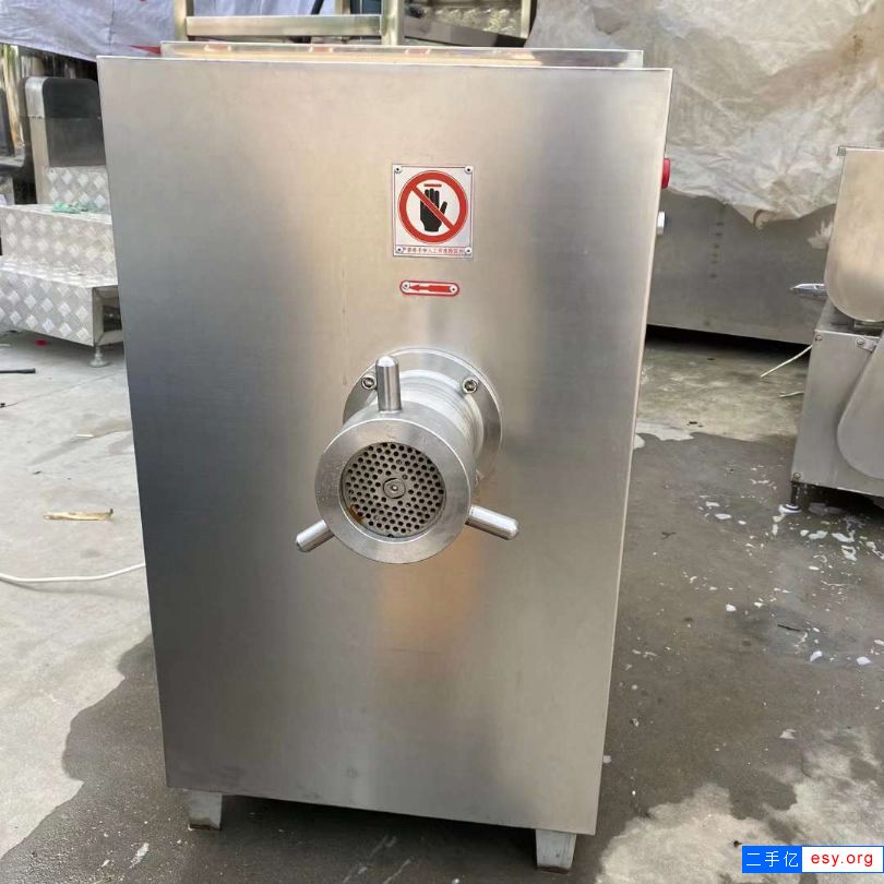 出售二手工業(yè)絞肉機(jī) 一臺(tái)100型時(shí)產(chǎn)500kg吉祥絞肉機(jī)