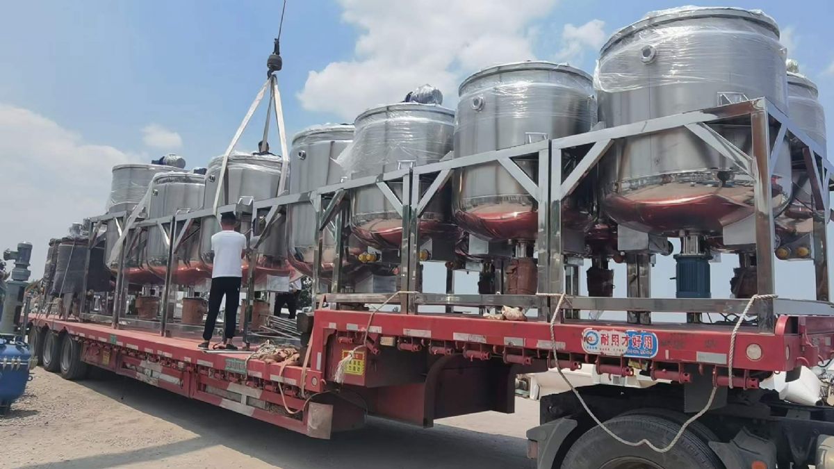 轉(zhuǎn)讓二手乳化機(jī) 1000L-3000L電加熱乳化攪拌罐