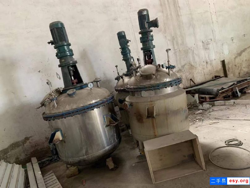 轉(zhuǎn)讓二手不銹鋼反應(yīng)釜 500L-1000L電加熱反應(yīng)釜