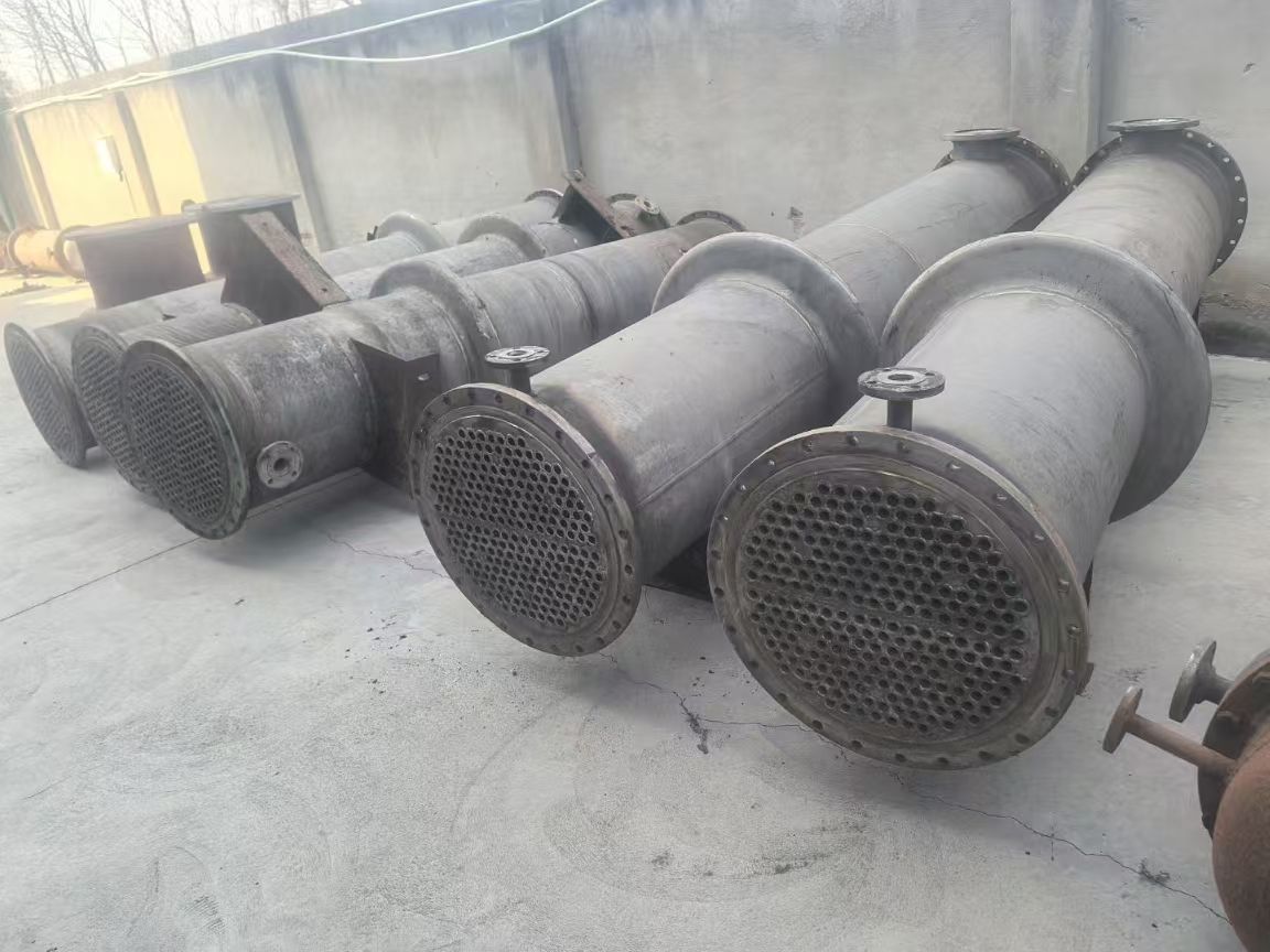 轉(zhuǎn)讓二手高壓冷凝器 6臺(tái)面積63平方全不銹鋼列管高壓冷凝器