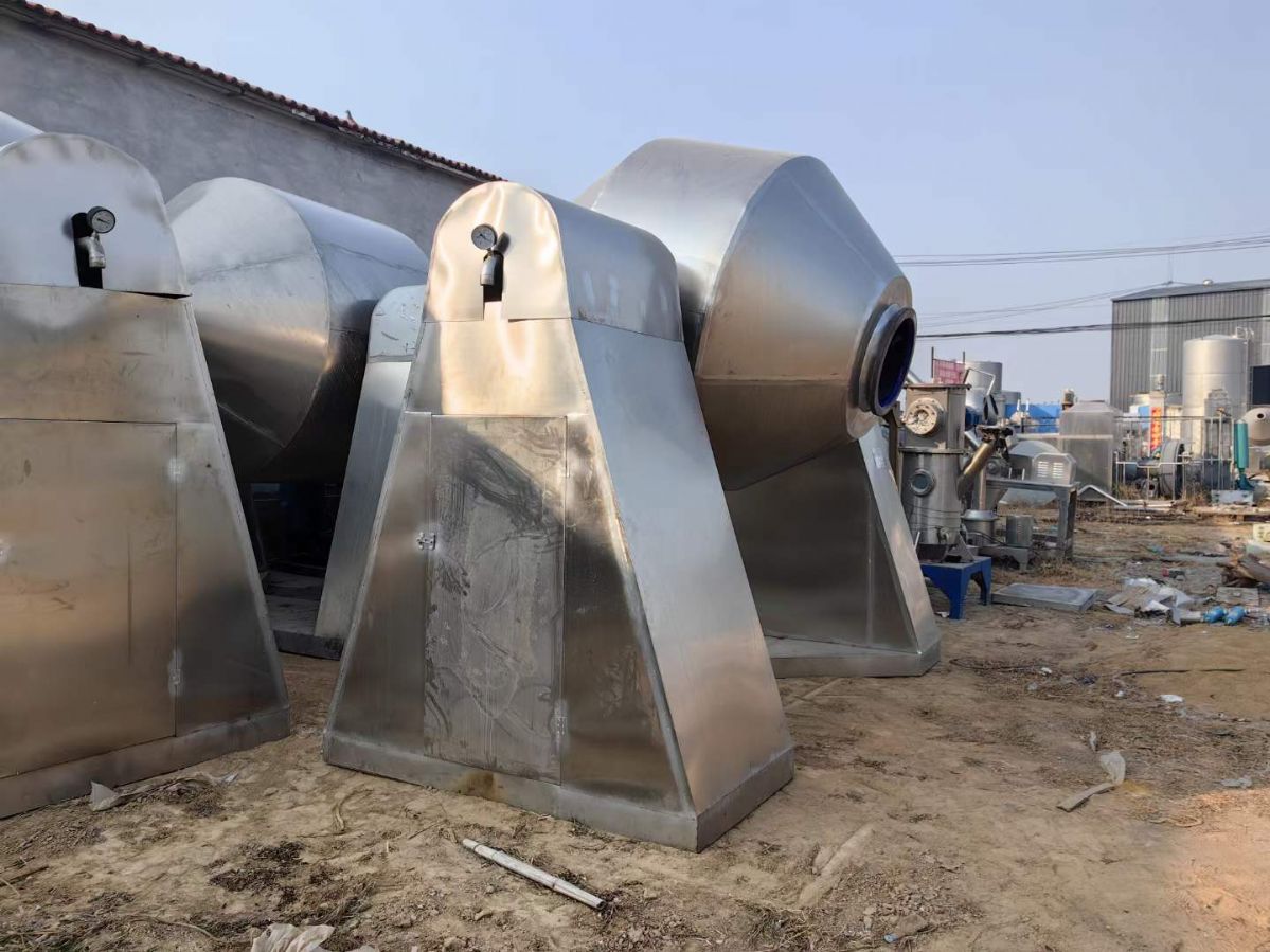 轉(zhuǎn)讓二手雙錐干燥機(jī) 兩臺(tái)3000L搪瓷雙錐干燥機(jī)