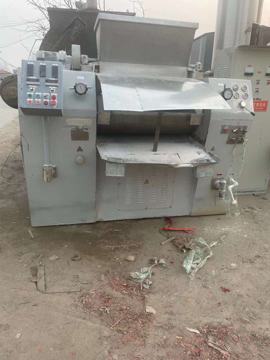 轉讓二手三輥研磨機 一臺400型液壓三輥研磨機