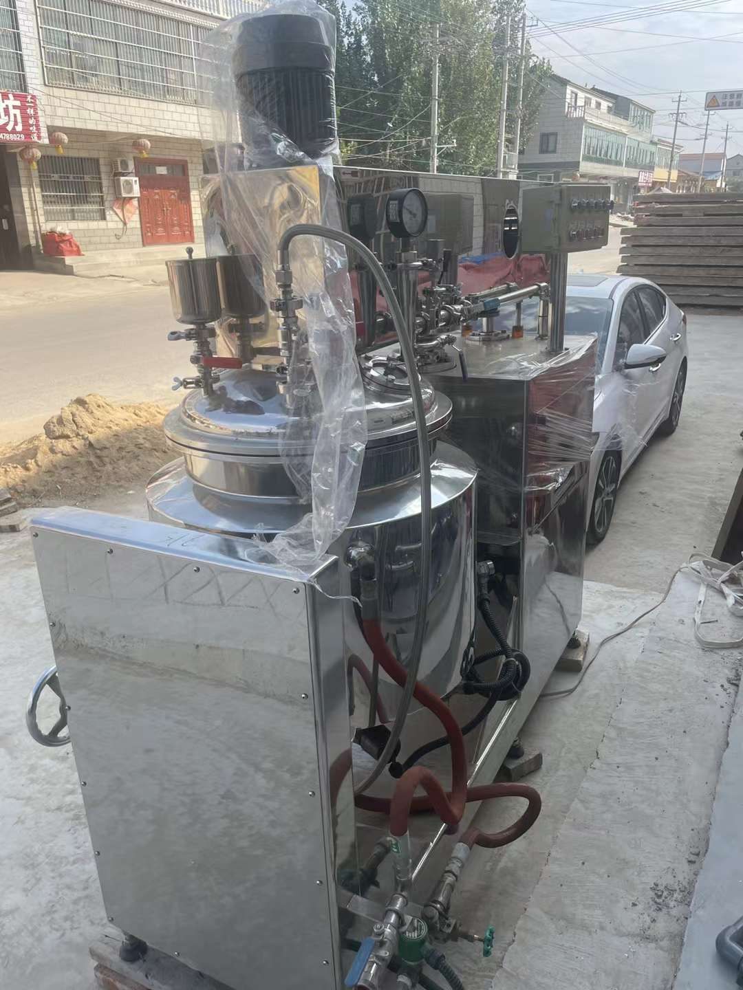 轉(zhuǎn)讓二手真空乳化機(jī) 一套150L均質(zhì)乳化機(jī) 材質(zhì)316L