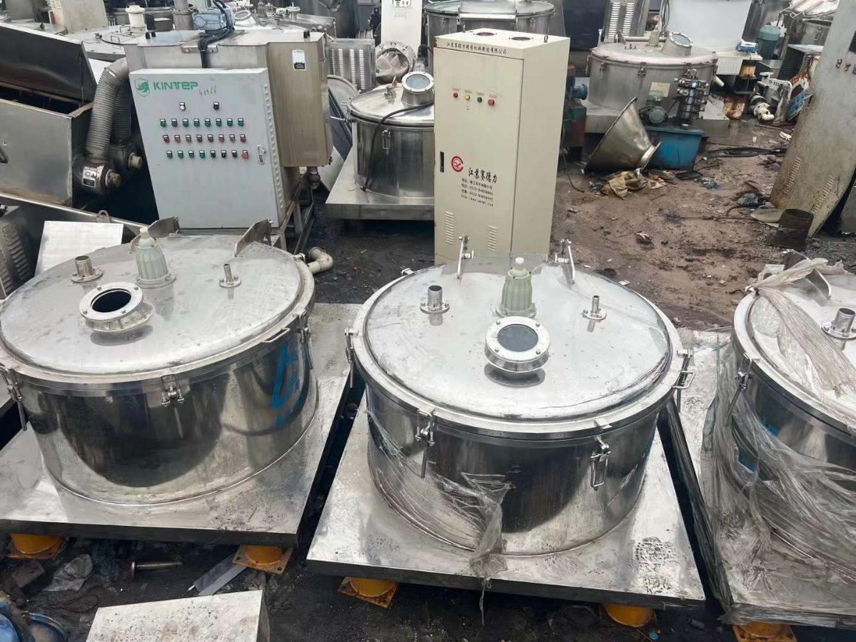 轉(zhuǎn)讓二手平板離心機(jī) 8臺1000型不銹鋼平板密閉離心機(jī)