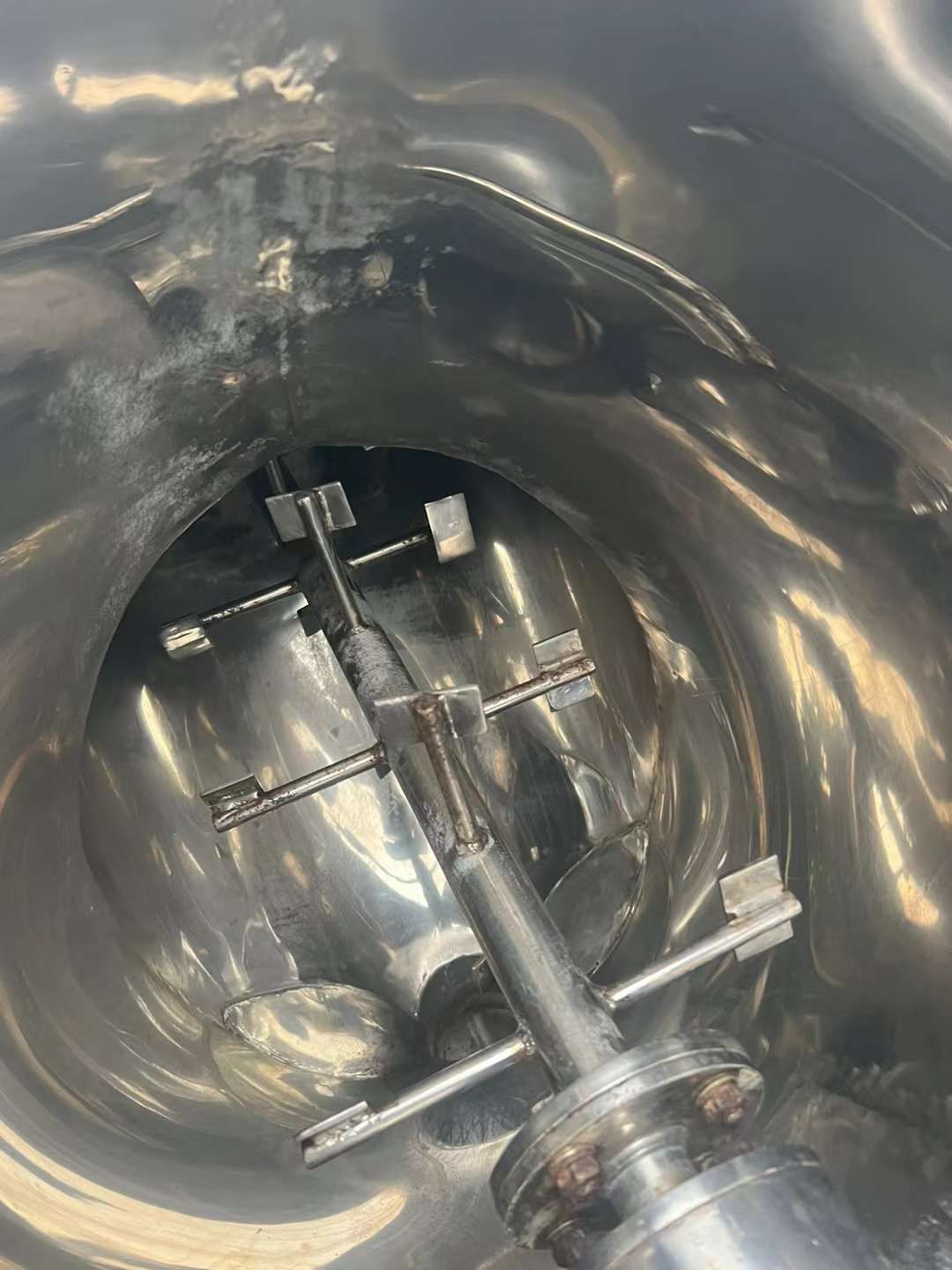 轉(zhuǎn)讓二手V型混合機 一臺容積300L內(nèi)部強制攪拌V型混合機