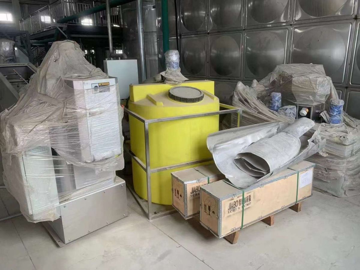轉(zhuǎn)讓二手污泥脫水機(jī) 一套301型疊螺污泥脫水機(jī) 帶加藥裝置