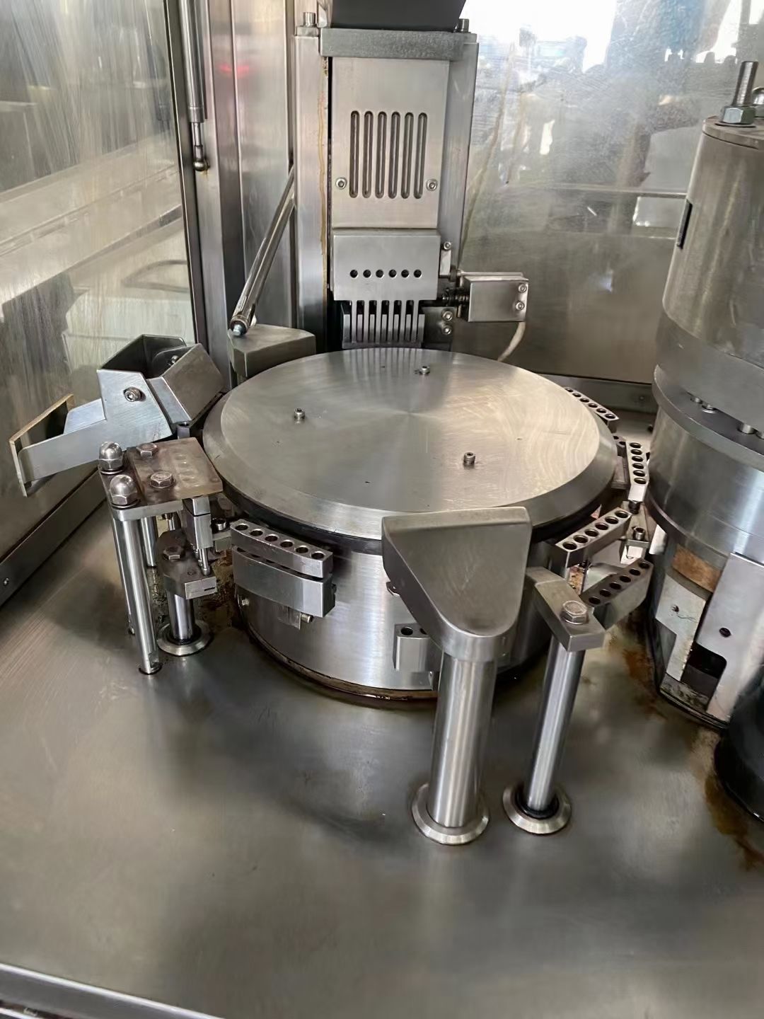 转让二手胶囊填充机 一台800型0号模具填充机