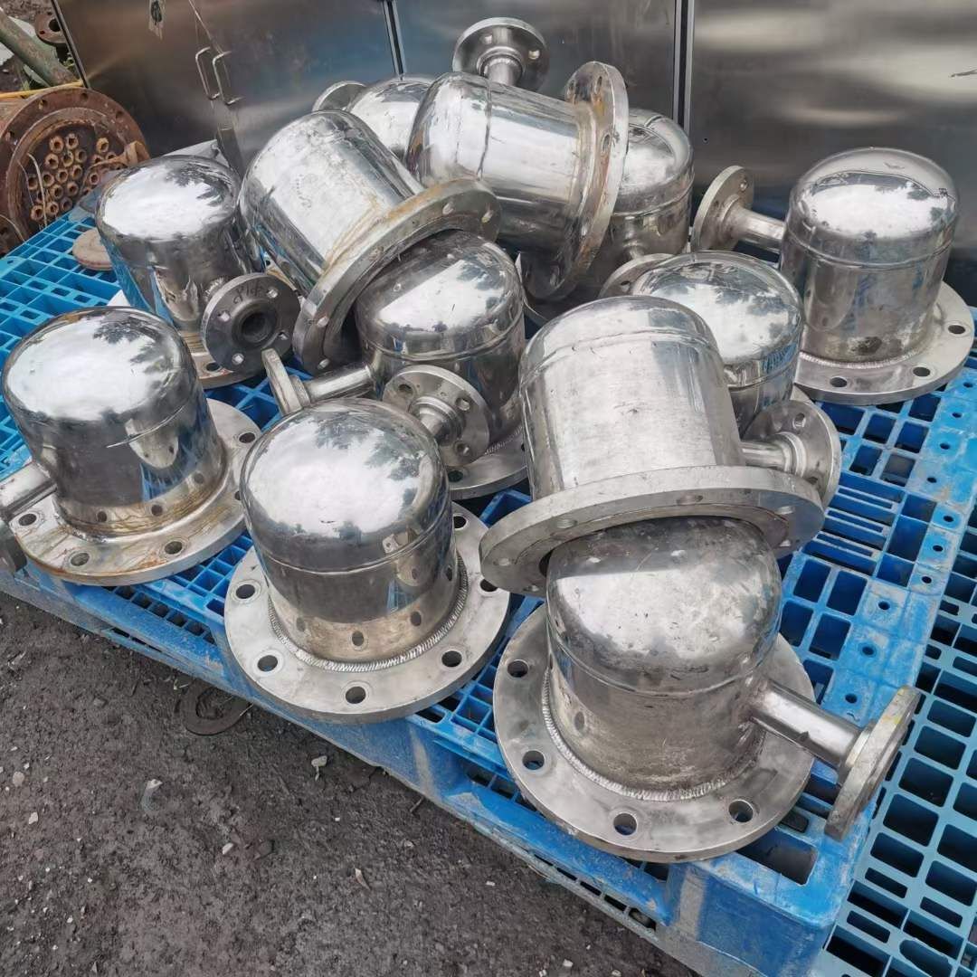 轉(zhuǎn)讓二手不銹鋼冷凝器 6臺四平方外拋光全不銹鋼冷凝器