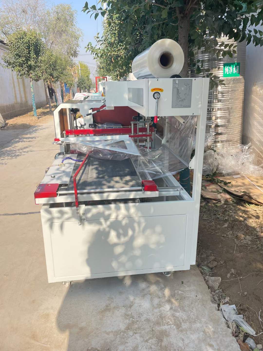 轉(zhuǎn)讓二手封切機(jī) 一臺(tái)750型帶熱收縮高度25L型封切機(jī)