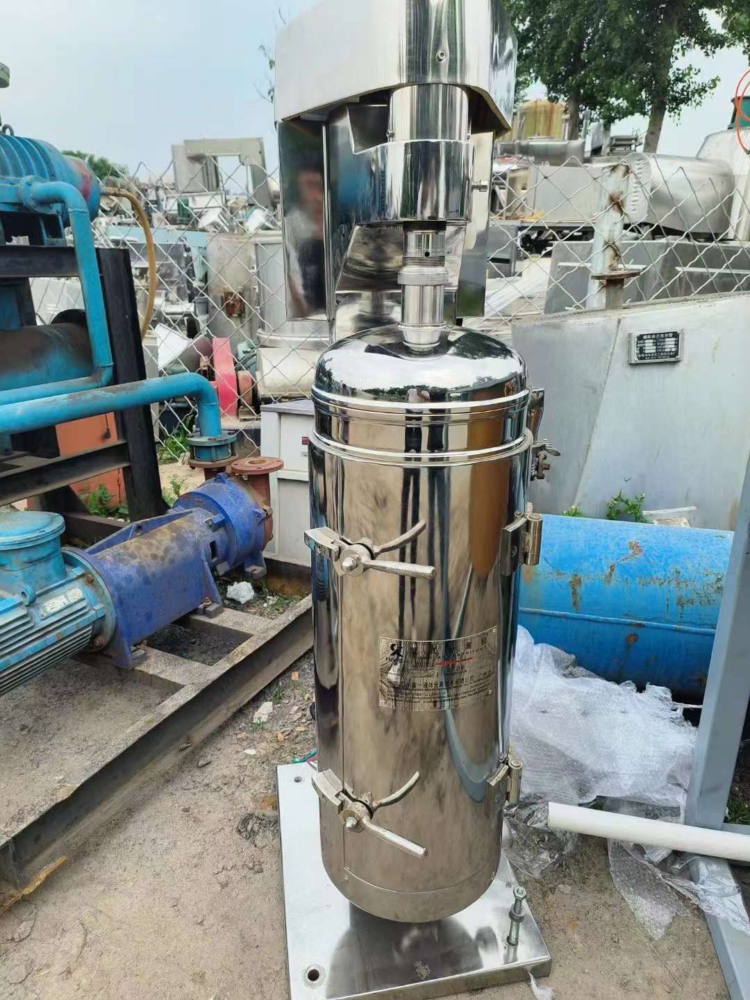 轉(zhuǎn)讓二手管式分離機(jī) 一臺105型高速管式分離機(jī)