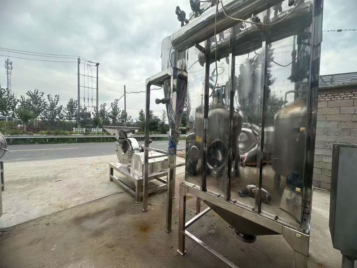 转让二手脉冲除尘粉碎机 一套WF-60B齿盘脉冲除尘粉碎机