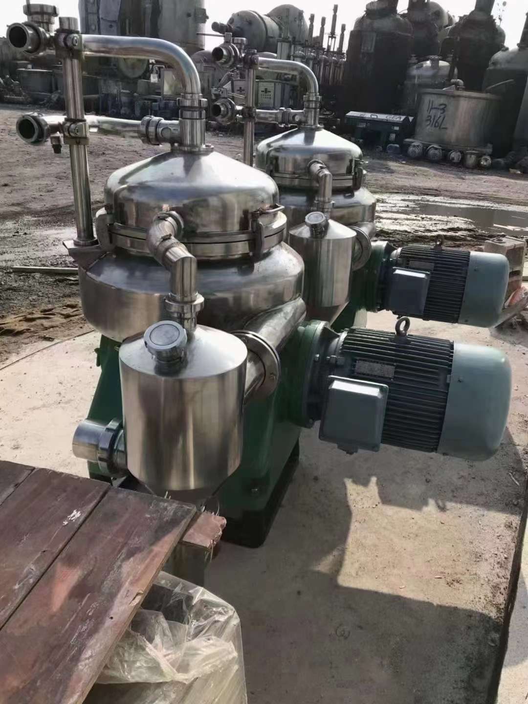 轉(zhuǎn)讓二手蝶式分離機(jī) 兩臺(tái)500型蝶式酵母分離機(jī)