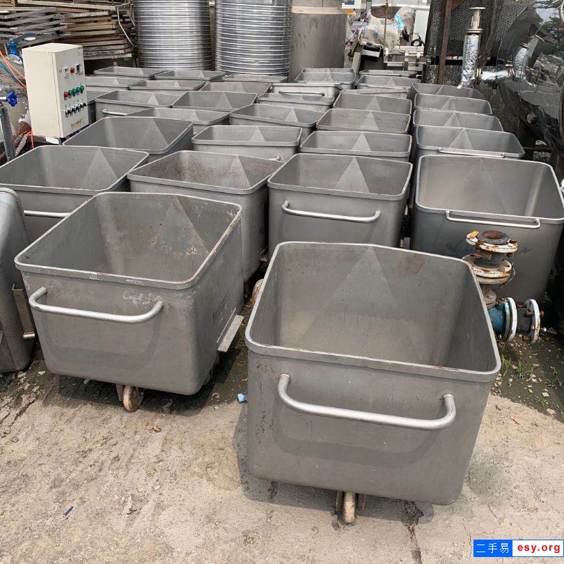 二手不銹鋼料車(chē) 200L噴砂食品級(jí)掛耳料車(chē)