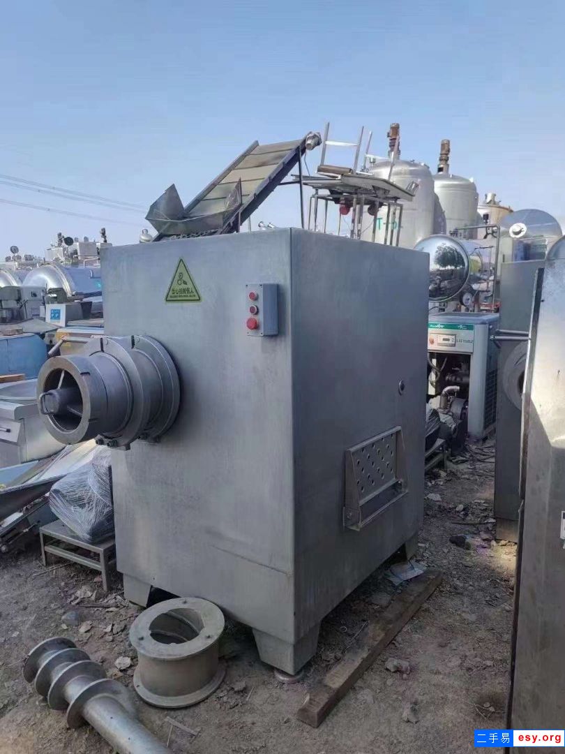 轉(zhuǎn)讓二手雙軸絞肉機(jī) 兩臺(tái)250型沈陽(yáng)吉祥絞肉機(jī)