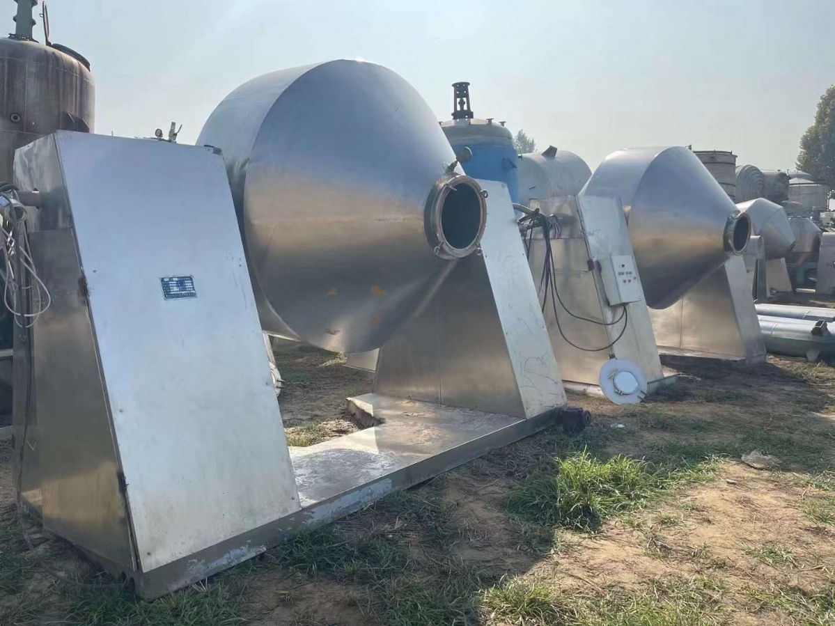 轉(zhuǎn)讓二手雙錐干燥機(jī) 兩臺(tái)容積3000L不銹鋼雙錐回轉(zhuǎn)干燥機(jī)
