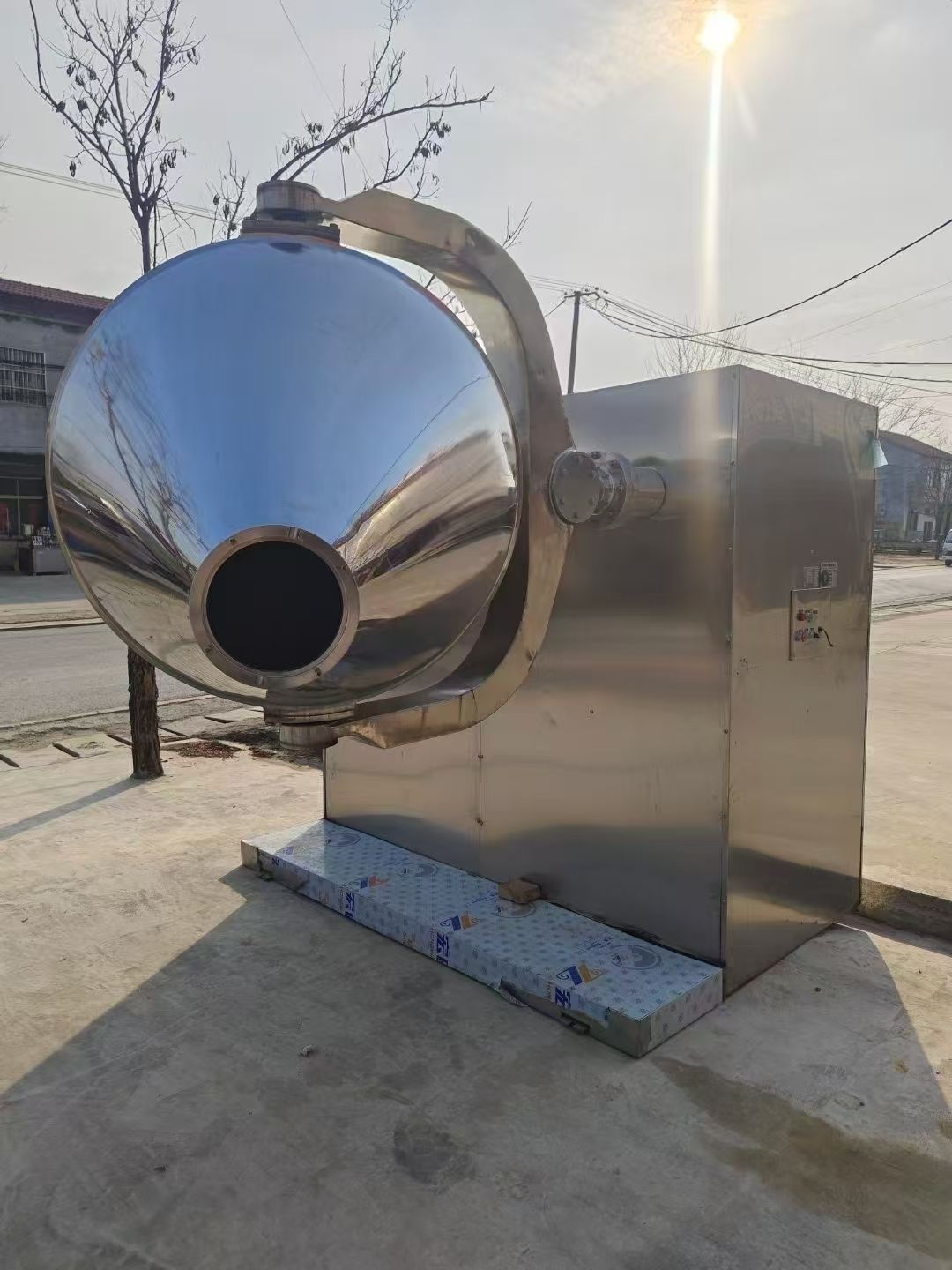 轉(zhuǎn)讓二手三維混合機(jī) 一臺容積1500L江蘇瑰寶產(chǎn)三維運(yùn)動混合機(jī)